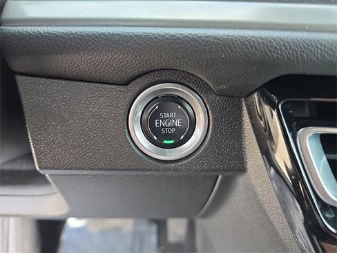 Used 2024 Chevrolet Traverse LT image 26