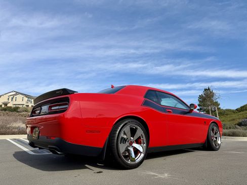 Used 2015 Dodge Challenger SRT Hellcat image 28
