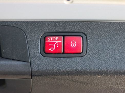 Used 2020 Mercedes-Benz GLC 300 image 25
