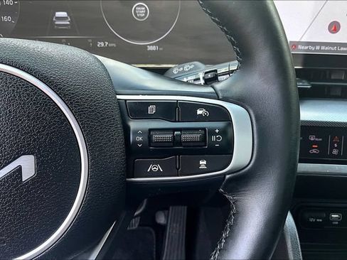 Certified 2025 Kia Sportage SX AWD/4WD image 12