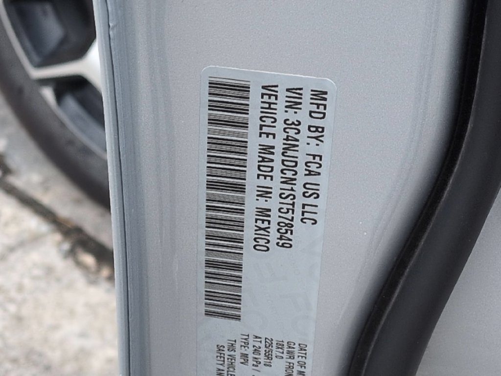 Used 2025 Jeep Compass Limited AWD/4WD image 35