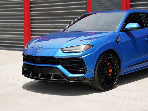 Used 2020 Lamborghini Urus AWD/4WD image 3