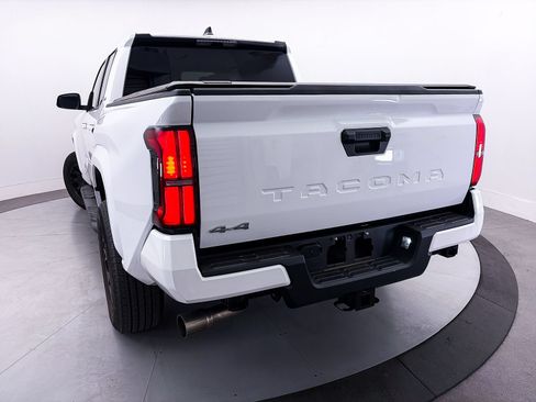 Used 2025 Toyota Tacoma SR5 AWD/4WD image 4