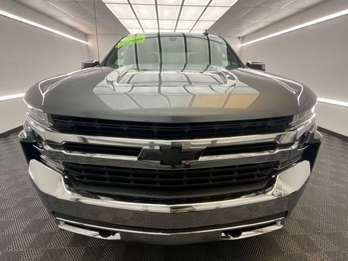 Used 2020 Chevrolet Silverado 1500 LT w/ Convenience Package AWD/4WD image 2