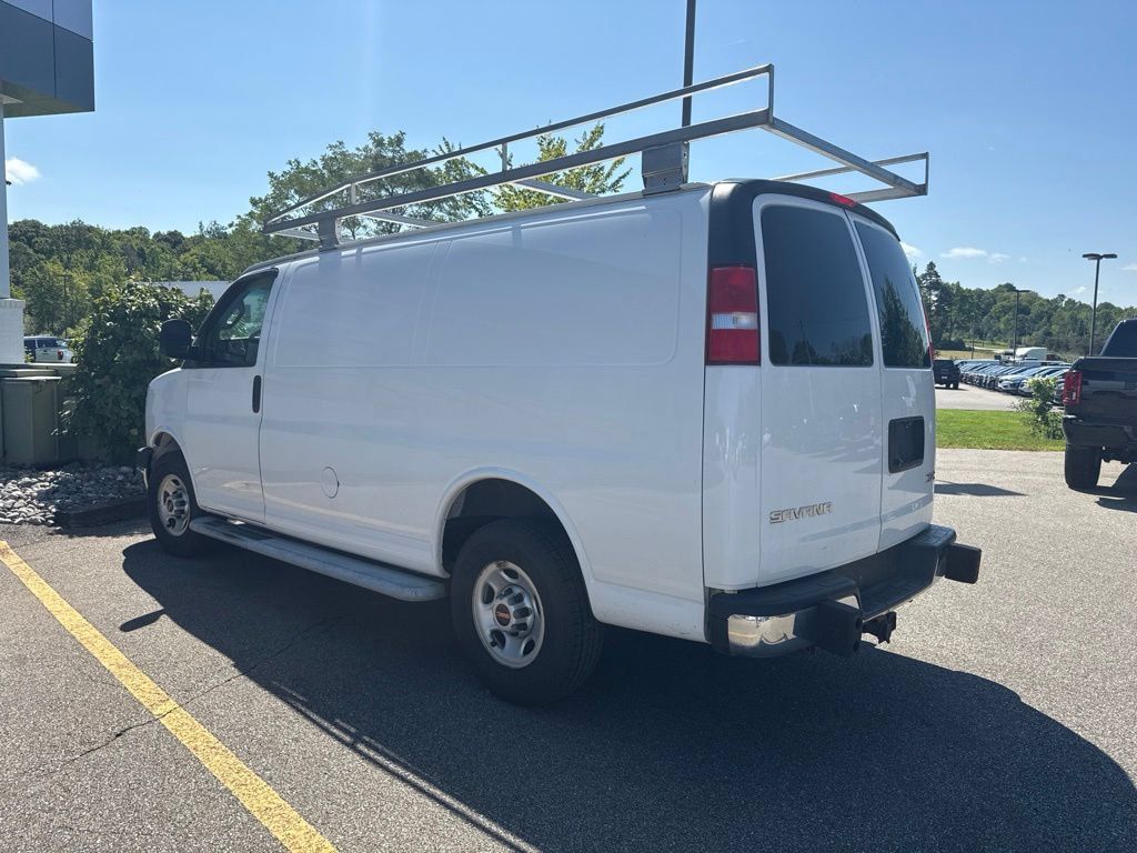 Used 2019 GMC Savana 2500 w/ Driver Convenience Package RWD image 4