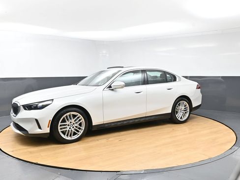 Used 2025 BMW 530i RWD image 43