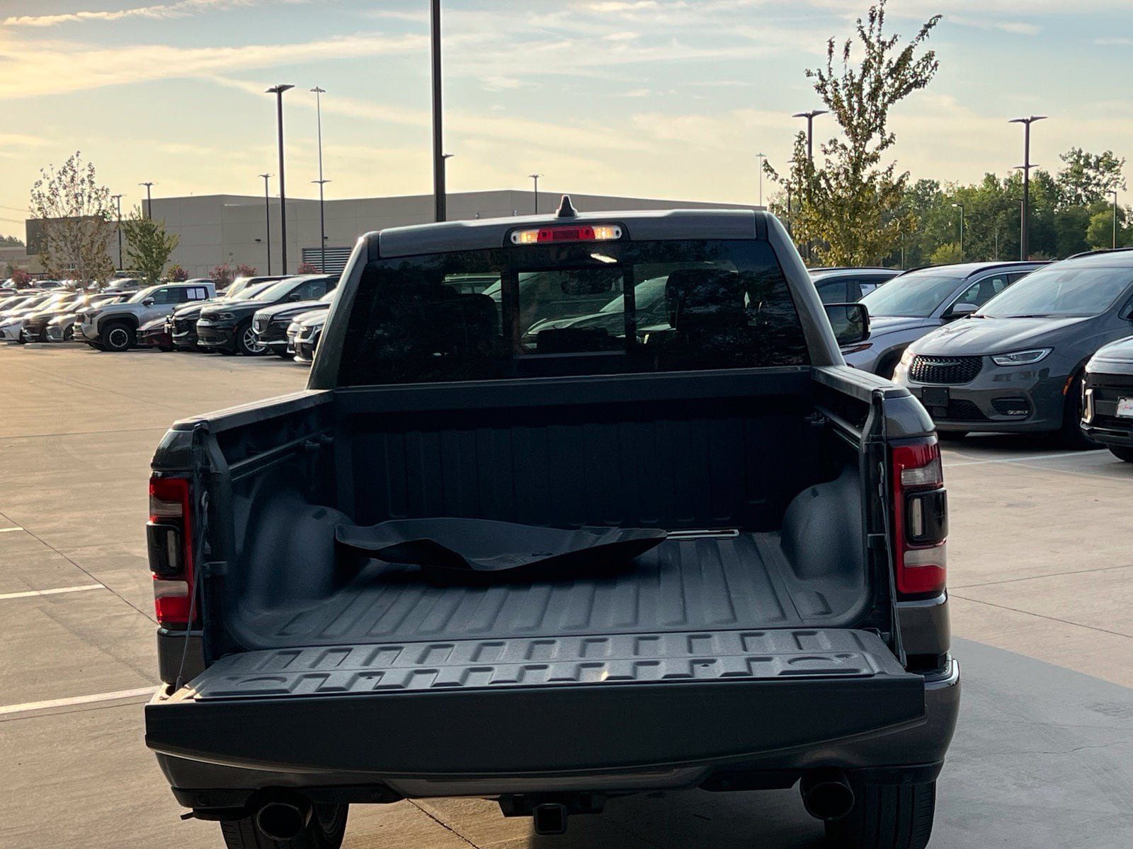 Used 2024 RAM 1500 Laramie AWD/4WD image 22