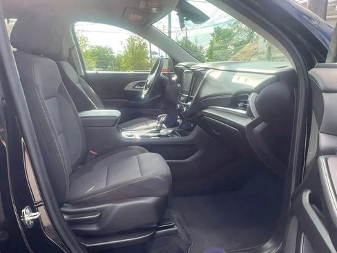 Used 2021 Chevrolet Traverse LT AWD/4WD image 31
