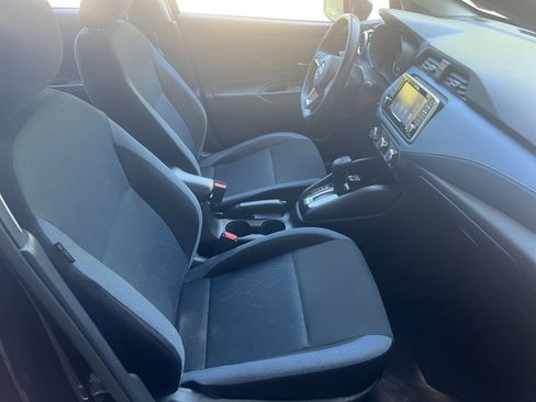 Used 2025 Nissan Versa SV FWD image 35
