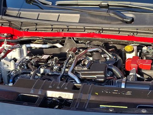 Certified 2025 Nissan Kicks SR image 29