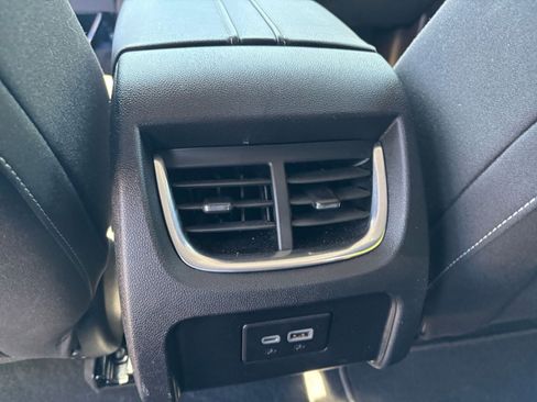 Used 2025 Chevrolet Blazer LT FWD image 23