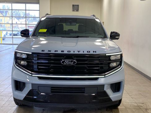 New 2025 Ford Expedition Max Platinum w/ Stealth Performance Package image 11