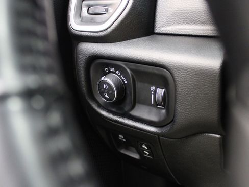 Used 2021 RAM 1500 Big Horn image 32