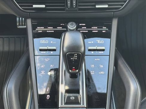 Used 2023 Porsche Cayenne Turbo AWD/4WD image 15