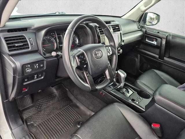 Used 2022 Toyota 4Runner TRD Off-Road Premium AWD/4WD image 9