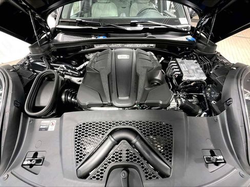 New 2026 Porsche Macan S image 35