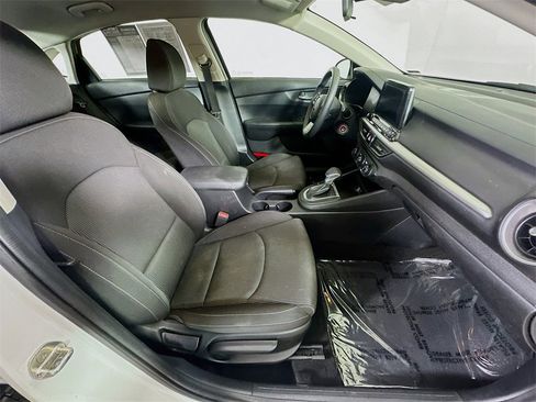 Used 2020 Kia Forte LXS image 9