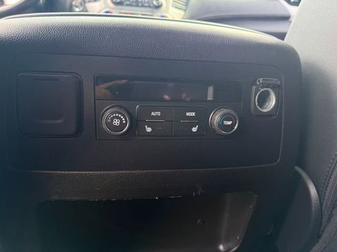 Used 2020 GMC Yukon XL SLT image 9