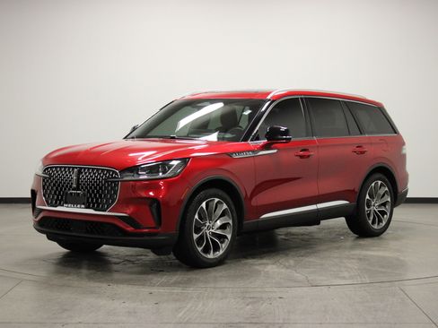 Used 2025 Lincoln Aviator Reserve w/ Illumination Package image 4