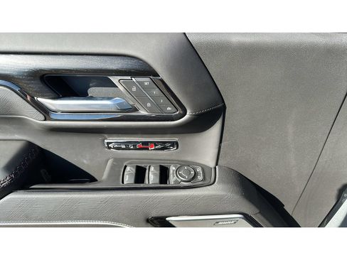 Used 2026 GMC Sierra 1500 AT4X w/ AT4X AEV Edition AWD/4WD image 11