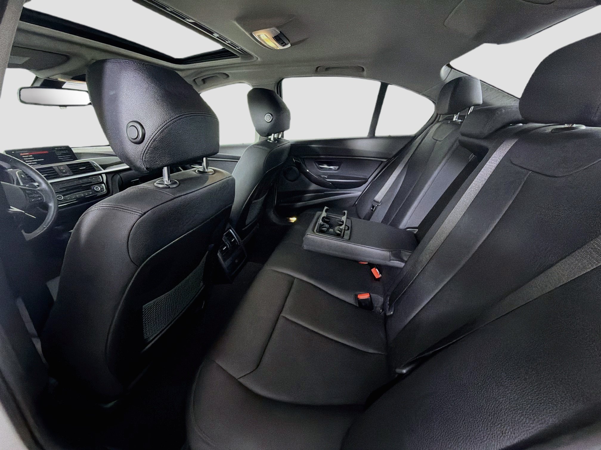 Used 2018 BMW 320i Sedan RWD image 27