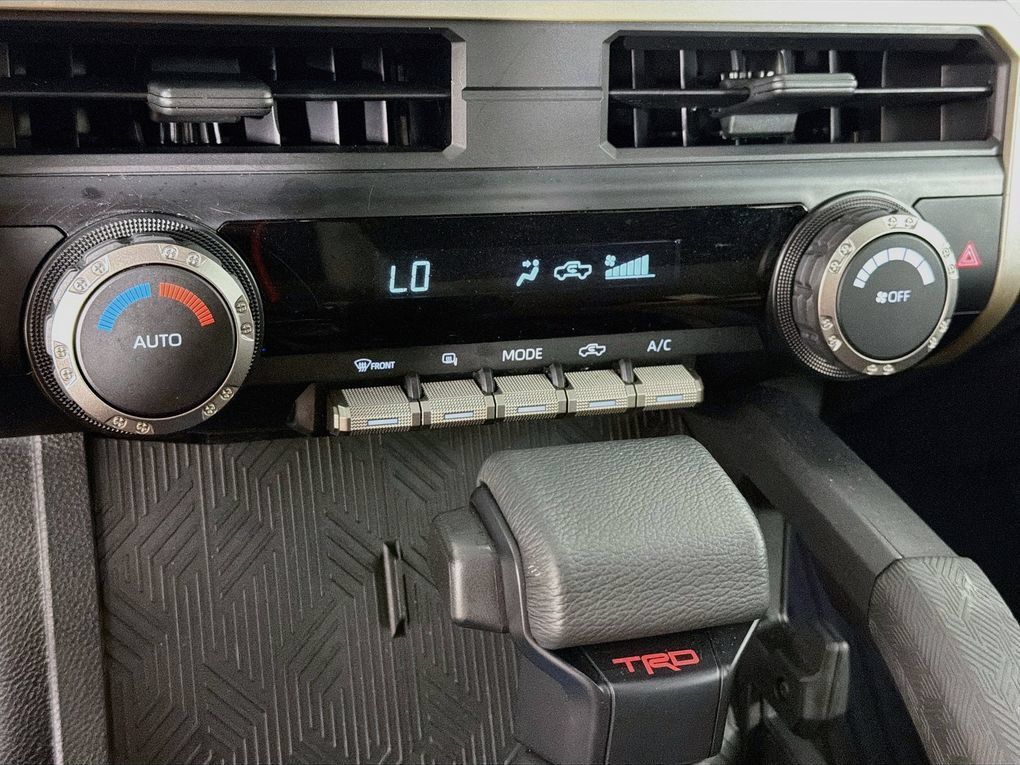 Used 2025 Toyota Tacoma TRD Off-Road AWD/4WD image 19