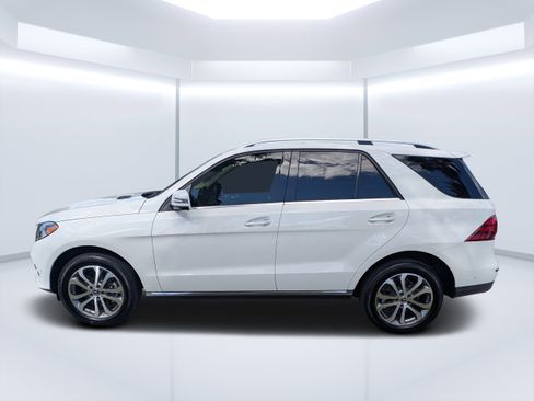 Used 2019 Mercedes-Benz GLE 400 4MATIC image 6