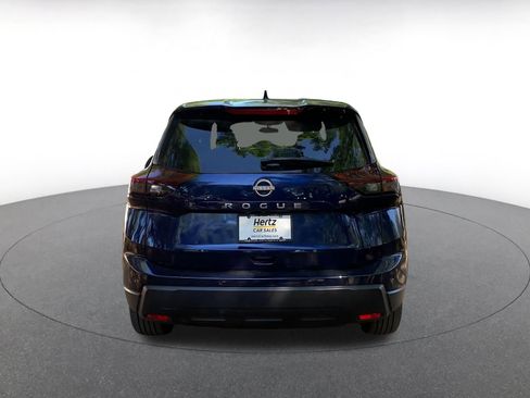 Used 2025 Nissan Rogue SV image 6
