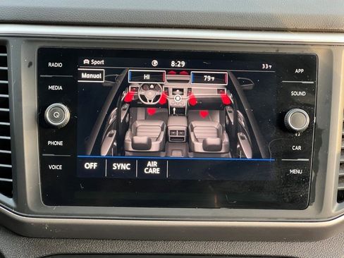 Used 2020 Volkswagen Atlas Cross Sport SE w/ Panoramic Sunroof Package image 22