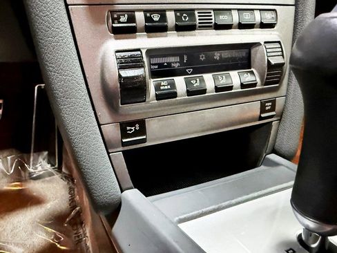 Used 2005 Porsche Boxster S image 19