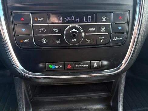 Used 2017 Dodge Grand Caravan GT FWD image 28