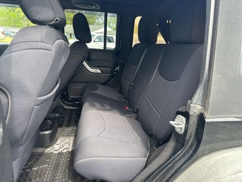 Used 2014 Jeep Wrangler Unlimited Rubicon w/ Connectivity Group image 10