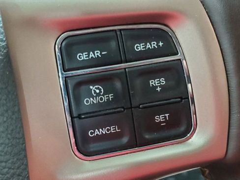 Used 2018 RAM 1500 Laramie Longhorn image 32