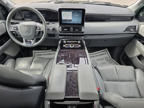 Used 2021 Lincoln Navigator Reserve image 30