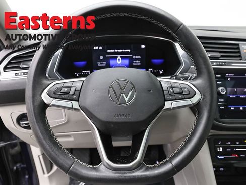 Used 2023 Volkswagen Tiguan SE AWD/4WD image 10