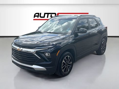 Used 2024 Chevrolet TrailBlazer LT w/ LT Cold Weather Package image 3