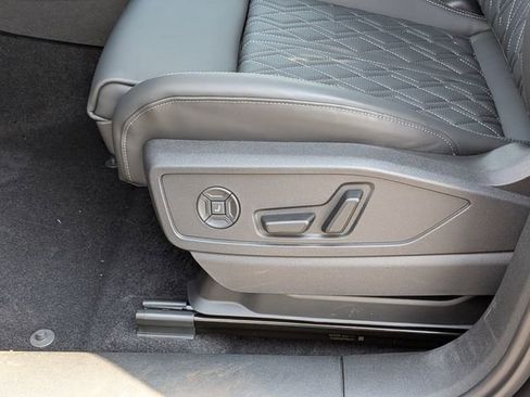 New 2026 Audi SQ5 Premium Plus image 9