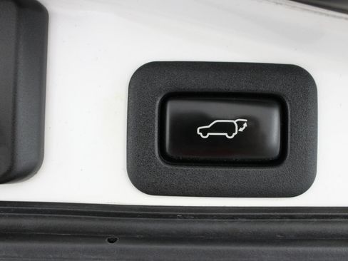 Used 2014 Lexus LX 570 4WD image 72