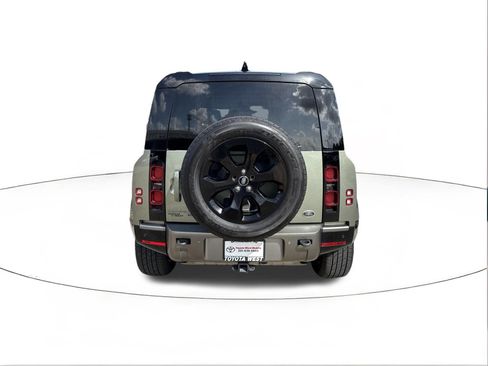 Used 2021 Land Rover Defender 110 X-Dynamic SE AWD/4WD image 4