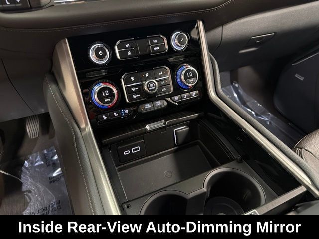 Used 2023 GMC Yukon XL Denali AWD/4WD image 25