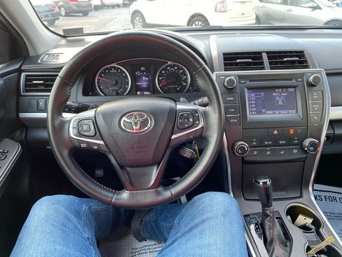 Used 2016 Toyota Camry SE FWD image 11