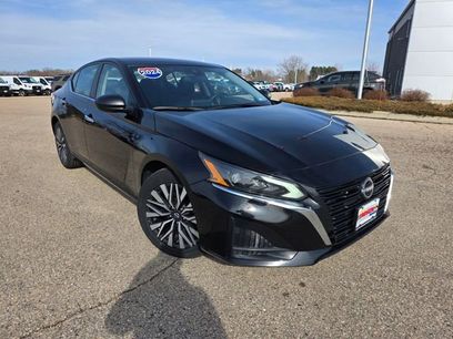 Used 2024 Nissan Altima 2.5 SV