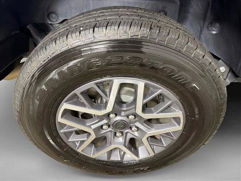 Used 2025 Jeep Wrangler Unlimited Sahara AWD/4WD image 17