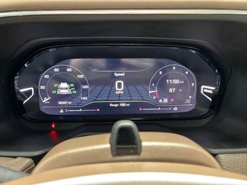 Used 2023 GMC Yukon XL Denali w/ Advanced Technology Package AWD/4WD image 19