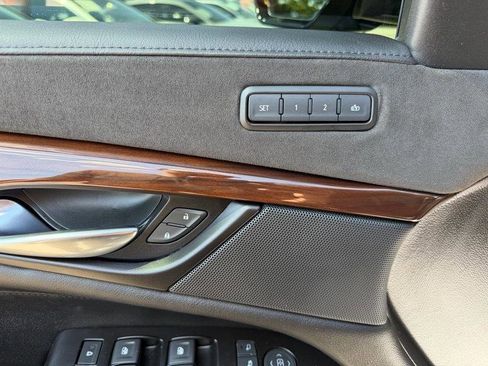 Used 2018 Cadillac Escalade ESV 2WD image 19