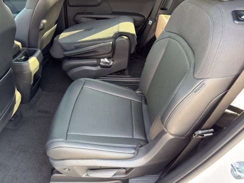 New 2027 Kia Telluride S FWD image 19
