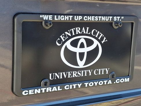 Used 2023 Toyota Highlander LE image 34