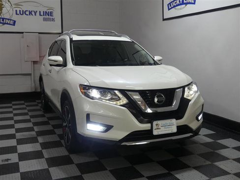 Used 2018 Nissan Rogue SL w/ Premium Package image 5