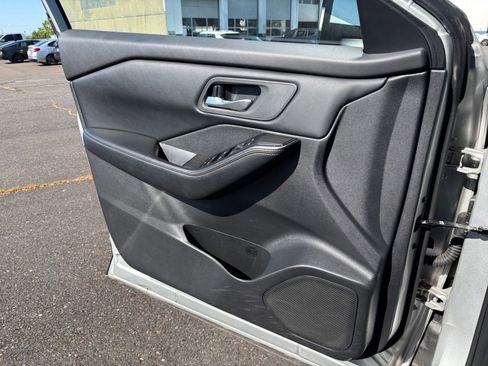 Used 2025 Nissan Rogue SV AWD/4WD image 20