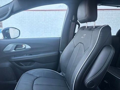 New 2026 Chrysler Pacifica Limited w/ S Appearance Package image 24